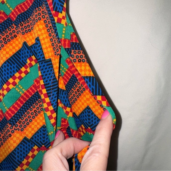 Lularoe Large Madison Pleated with Pockets Red Navy Green Orange Zig Zag Skirt - Picture 4 of 6